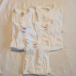Gildan men's Small short sleeve white 5 count Cotton heavyweight New